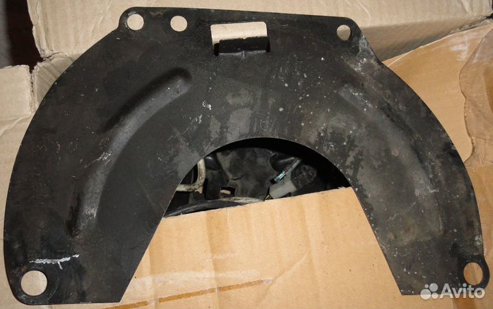 Пластинка ваз 2110 крепления коробки 1.6л/16кл