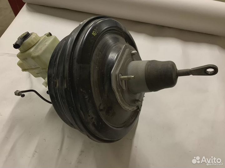 Вакуумник с тормозным цилиндром BMW 7 series E38