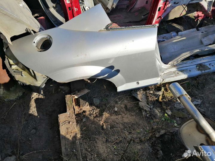 Заднее правое крыло Ауди тт с порогом