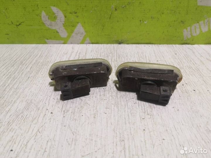 Повторитель на крыло белый Чери Амулет 2006+