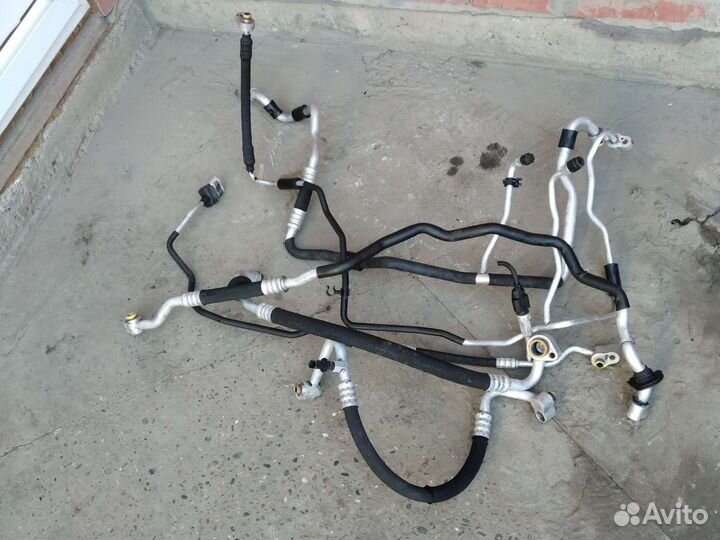 Трубка кондиционера на Фольксваген Touareg 3.2