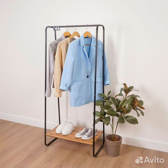 Напольная вешалка для одежды с полкой