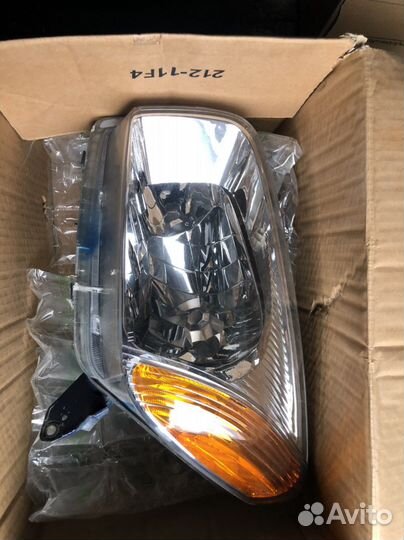 Фары передние на Тоуота Rav4 2 поколение