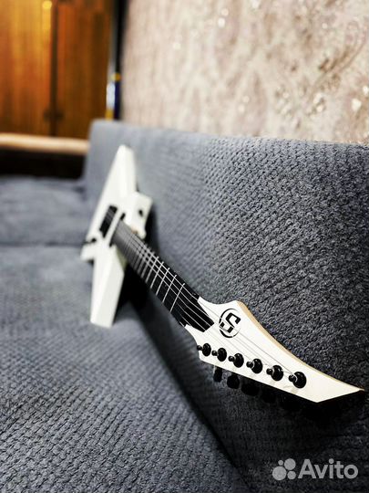 Электрогитара explorer