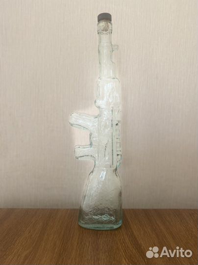 Бутылка коллекционная в виде оружия