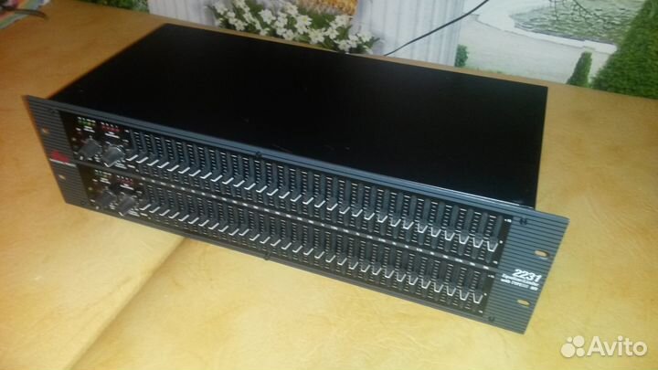 Эквалайзер DBX-2231