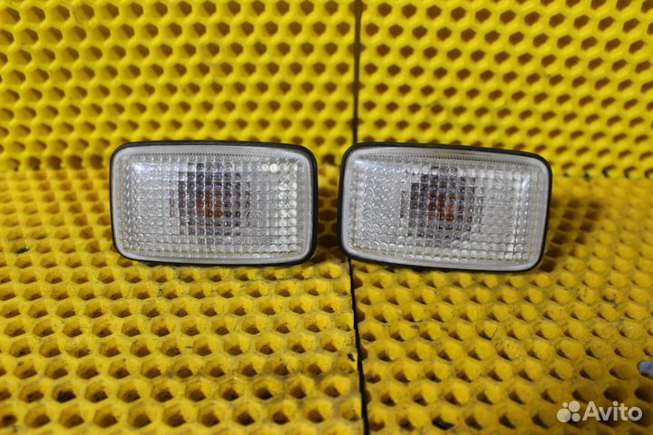 Повторитель поворотника в крыло Nissan X-Trail T30