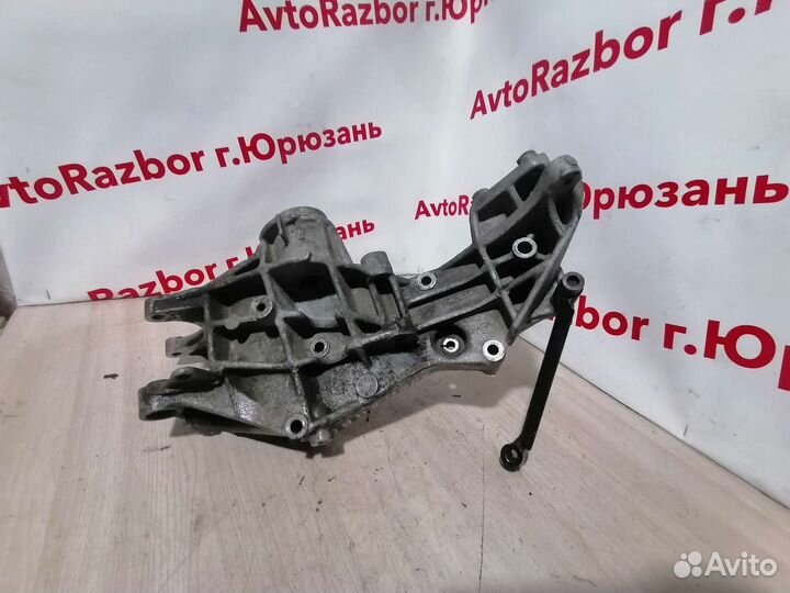 Кронштейн генератора Audi A4 B5 1.8T APU