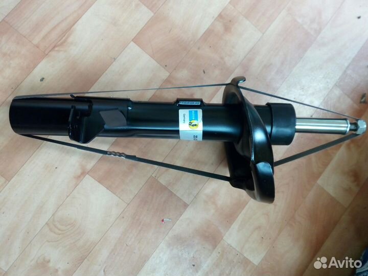 Стойка передняя левая