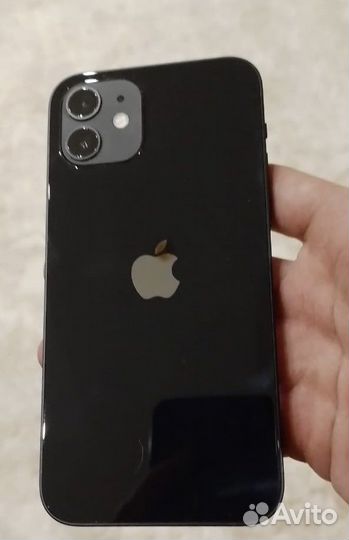 Телефон iPhone 12
