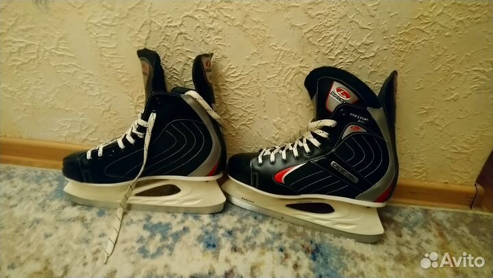 Коньки хоккейные