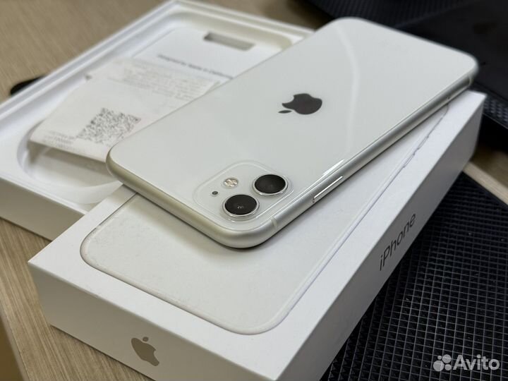 iPhone 11, 64 ГБ