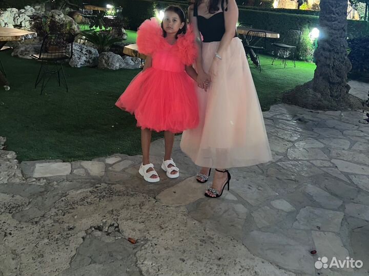 Продаю платье б у