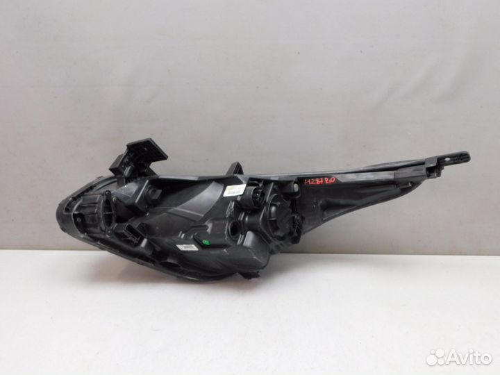 Фара правая Kia Rio