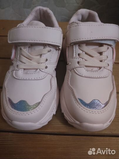 Кроссовки для девочки 26 27