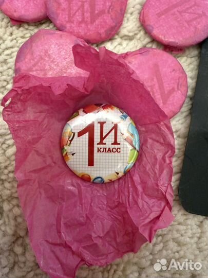 Значки шконые 8шт