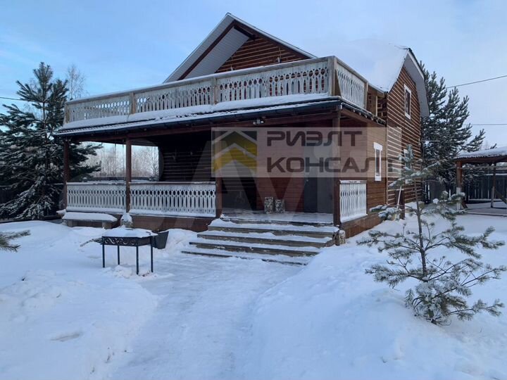 Дом 220 м² на участке 8 сот.