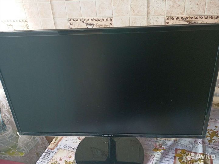 Монитор Samsung 27 см