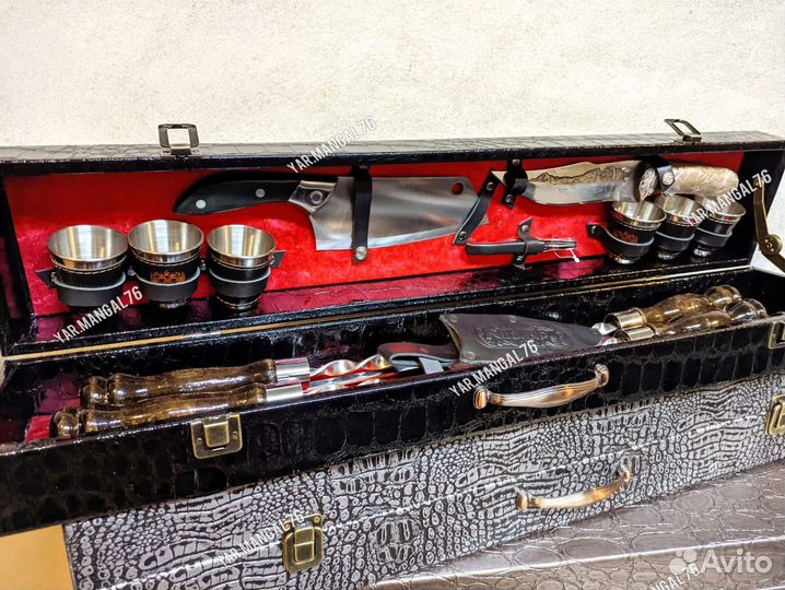 Набор шампуров в деревянном кейсе