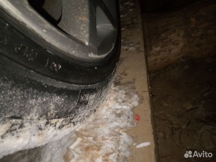 Continental ContiIceContact 4x4 275/40 R20