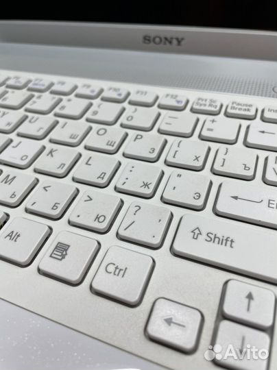 Ноутбук Sony vaio VPC-eb4s1r