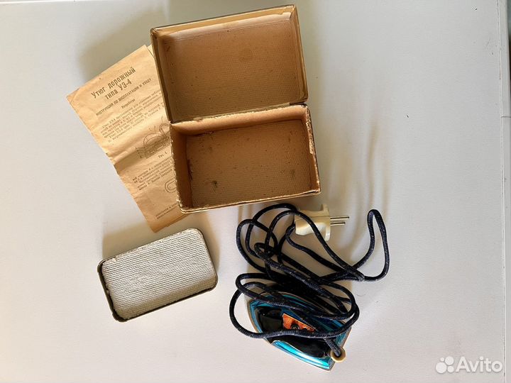 Малогабаритный электрический утюг 67 год