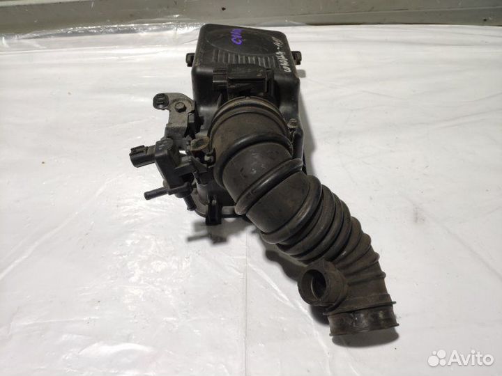 Корпус воздушного фильтра Toyota Corolla E12