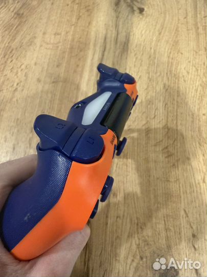 Джойстик Dualshock 4