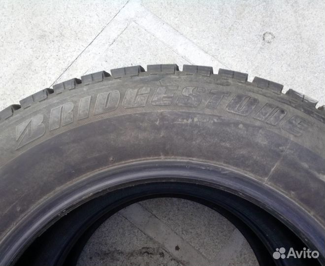 Bridgestone Blizzak 6 215/65 R16 98S