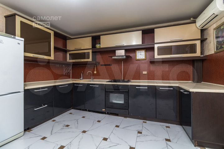 Коттедж 203,9 м² на участке 12,4 сот.