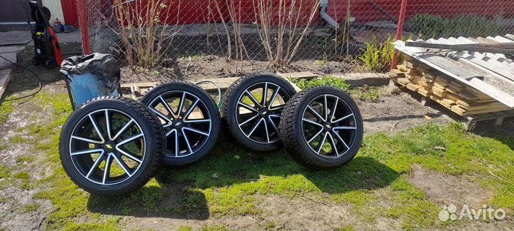 R17 Bridgestone Blizzak LM-32 205/55, PCD 5x120 DIA 56