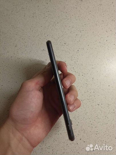 Телефон iPhone 7