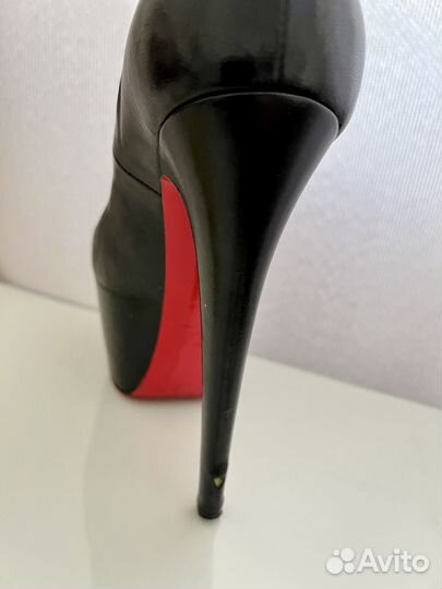 Туфли кожаные christian louboutin 35