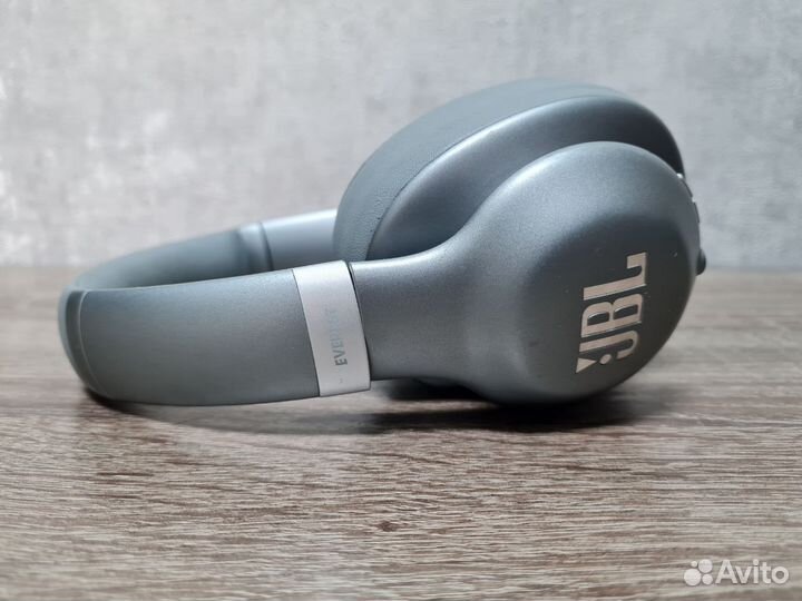 Беспроводные наушники JBL Everest 710