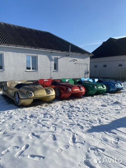 Лодка моторная (катамаран, аквамобиль)