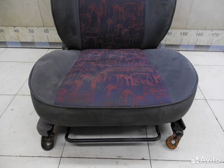 Сиденье переднее правое Avensis I 1997-2003