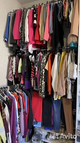 Много одежды женской на 42/44