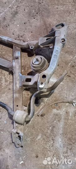 Передний подрамник BMW E39