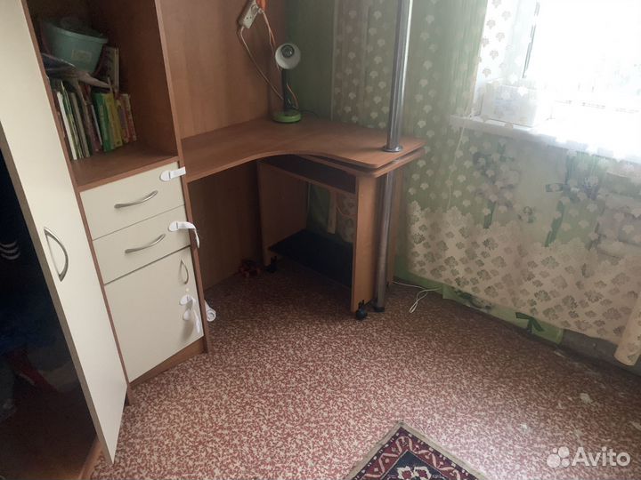 Детская кровать чердак со столом и шкафом