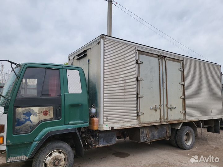 Isuzu Forward (F-Series), 1992