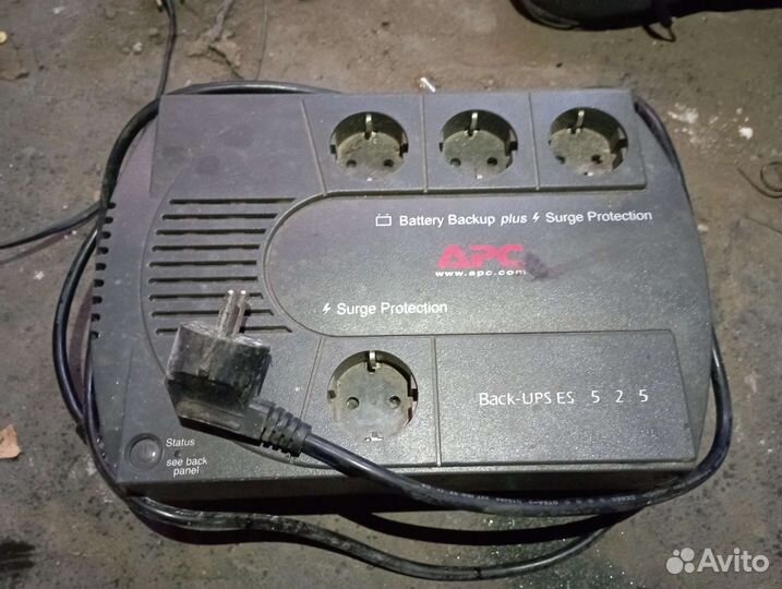 Б/у Источник бесперебойного питания APC 525 безакб