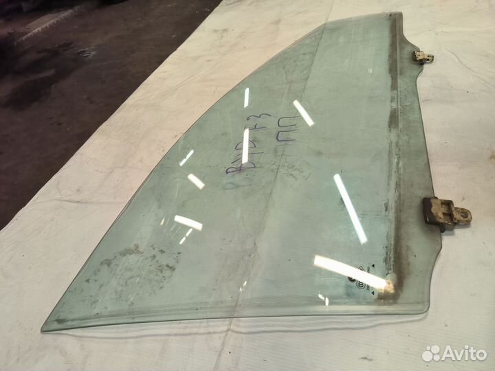 Переднее правое стекло BYD F3