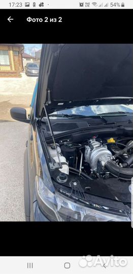 Газовые упоры капота на Нива Тревел