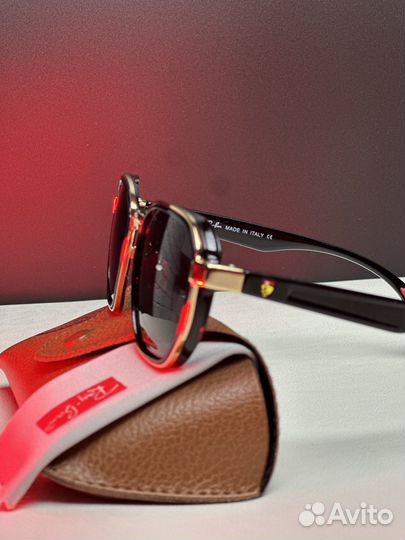 Солнцезащитные очки Ray-Ban Ferarri