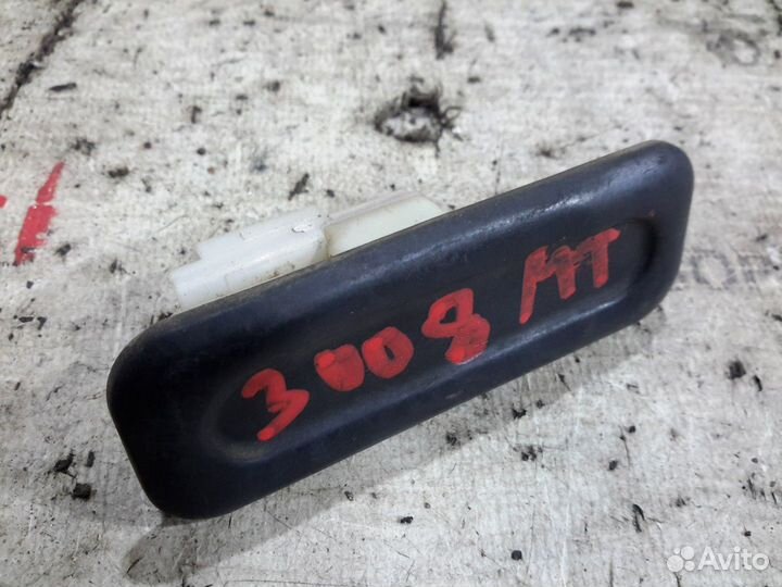 Кнопка открывания багажника Peugeot 3008