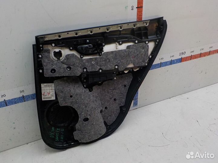 Обшивка двери задней левой на Lexus NX