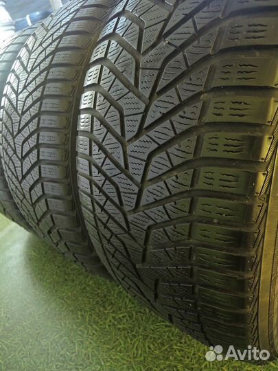 Yokohama BluEarth Winter V905 275/40 R21 и 315/35 R21
