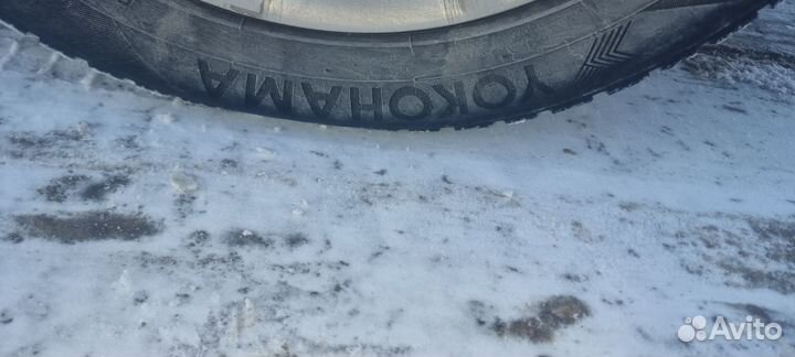 Yokohama Ice Guard IG55 215/55 R17 98