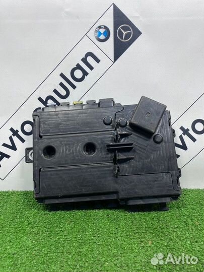 Блок предохранителей передний Mercedes-Benz