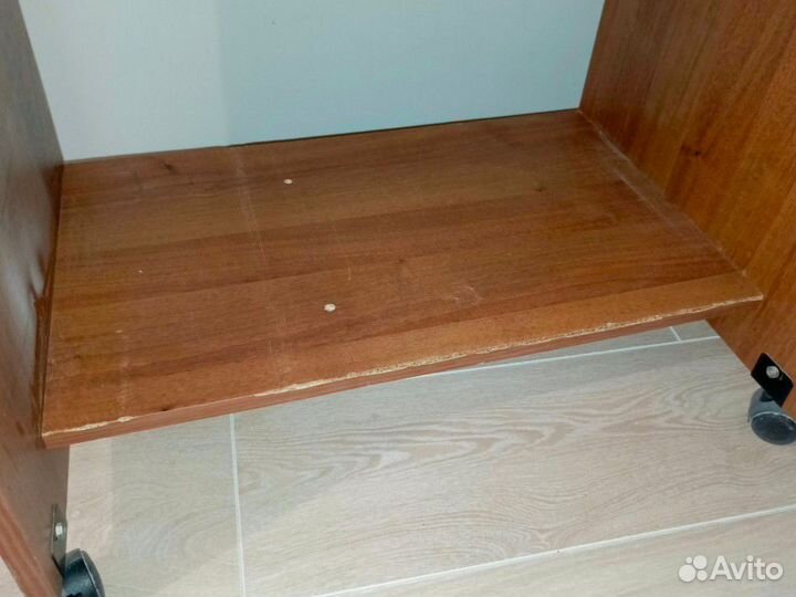 Компьютерный стол сильно бу